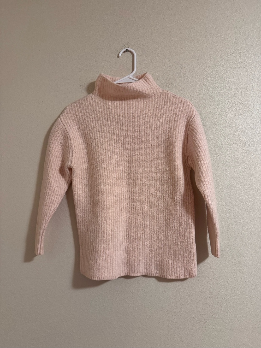 Wilfred Pale Pink Ribbed Turtleneck Sweater